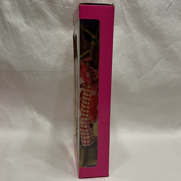 Kenyan Barbie - Picture 2 of 5